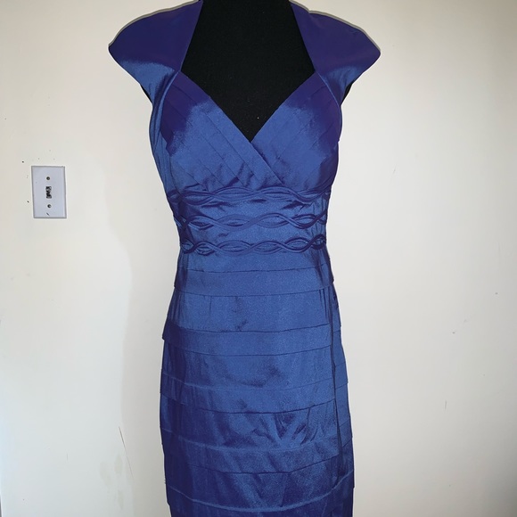 Blue Dress - Picture 1 of 3